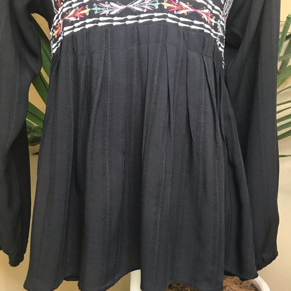 Knox Rose Embroidered Top-Blouse - Size: XS - Picture 11 of 17